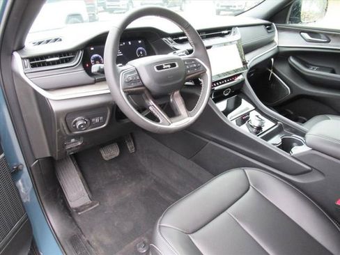 New 2026 Jeep Grand Cherokee L Limited RWD image 17