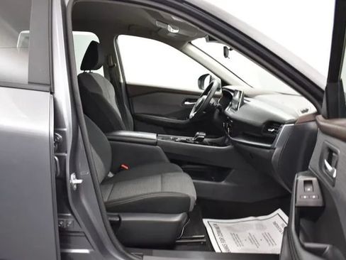 Used 2023 Nissan Rogue SV FWD image 17