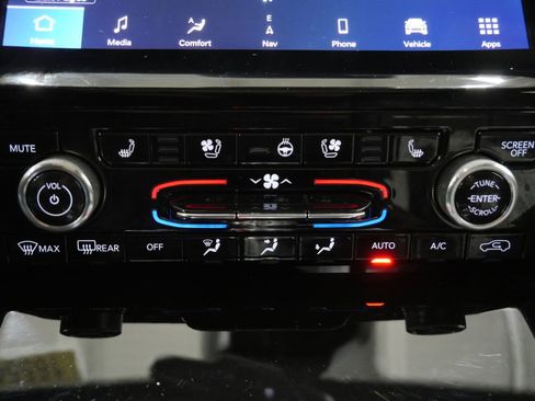 Used 2023 Jeep Grand Cherokee L Summit AWD/4WD image 21
