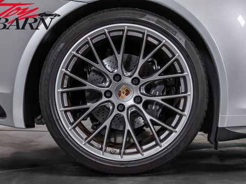 Used 2017 Porsche 911 Carrera 4 AWD/4WD image 21