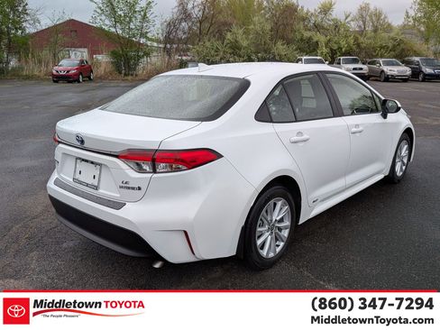 Used 2024 Toyota Corolla LE w/ LE Convenience Package AWD/4WD image 3