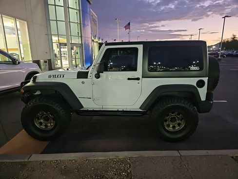 Used 2018 Jeep Wrangler Sport AWD/4WD image 7