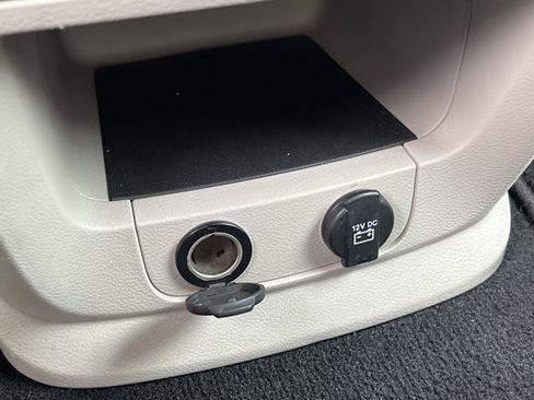 Used 2019 Dodge Grand Caravan SE w/ UConnect Hands-Free Group FWD image 29