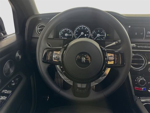 Used 2024 Rolls-Royce Cullinan image 11