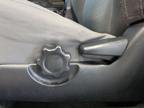 Used 2020 Toyota Tacoma SR AWD/4WD image 19