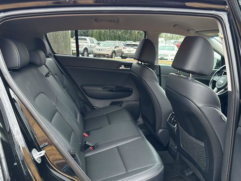 Used 2021 Kia Sportage EX image 11