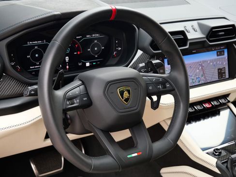 Used 2025 Lamborghini Urus S AWD/4WD image 14