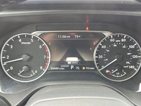 Certified 2025 Nissan Rogue SV FWD image 11