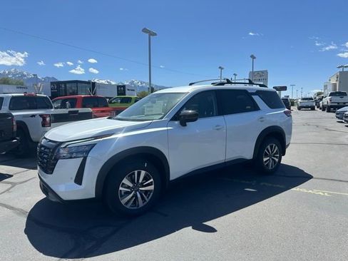 New 2026 Nissan Pathfinder SL AWD/4WD image 5