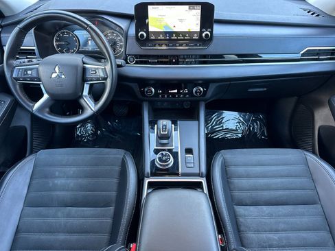 Used 2024 Mitsubishi Outlander SE FWD image 12