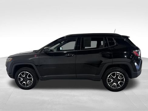 Used 2025 Jeep Compass Trailhawk AWD/4WD image 15
