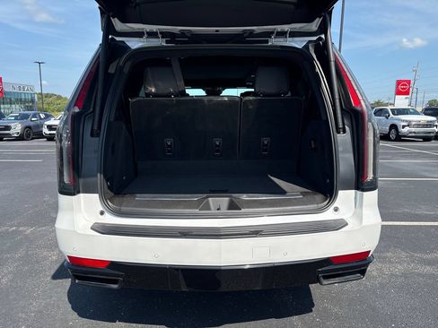 Used 2022 Cadillac Escalade Sport Platinum AWD/4WD image 9