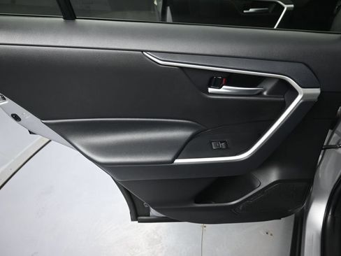 Used 2025 Toyota RAV4 XLE AWD/4WD image 26