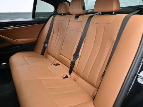 Used 2022 BMW 530i w/ Premium Package image 40