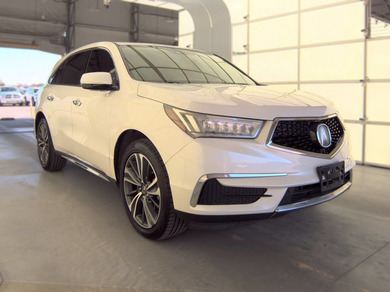 Used 2020 Acura MDX w/ Technology Package FWD image 4