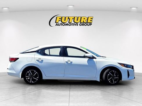 Used 2024 Nissan Sentra SV FWD image 3