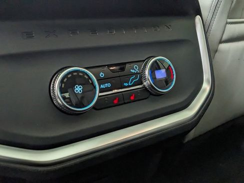 New 2025 Ford Expedition Platinum image 37