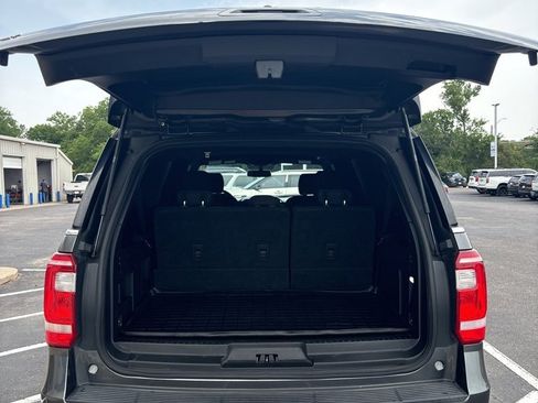 Used 2019 Ford Expedition Max XLT image 3