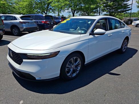 Used 2023 Honda Accord EX image 3