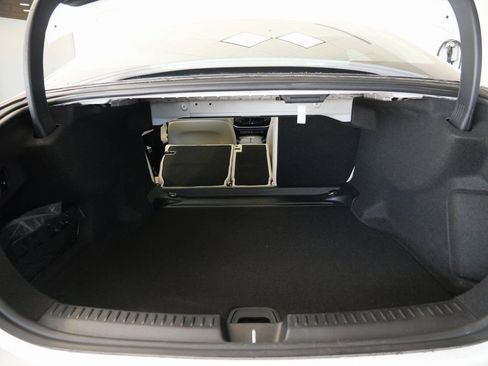 Used 2025 Mercedes-Benz E 350 4MATIC Sedan image 26