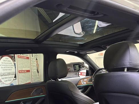 Used 2023 Mercedes-Benz GLE 450 4MATIC w/ AMG Line Exterior image 27