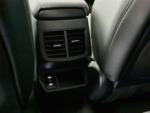 Used 2024 Kia Seltos EX FWD image 25