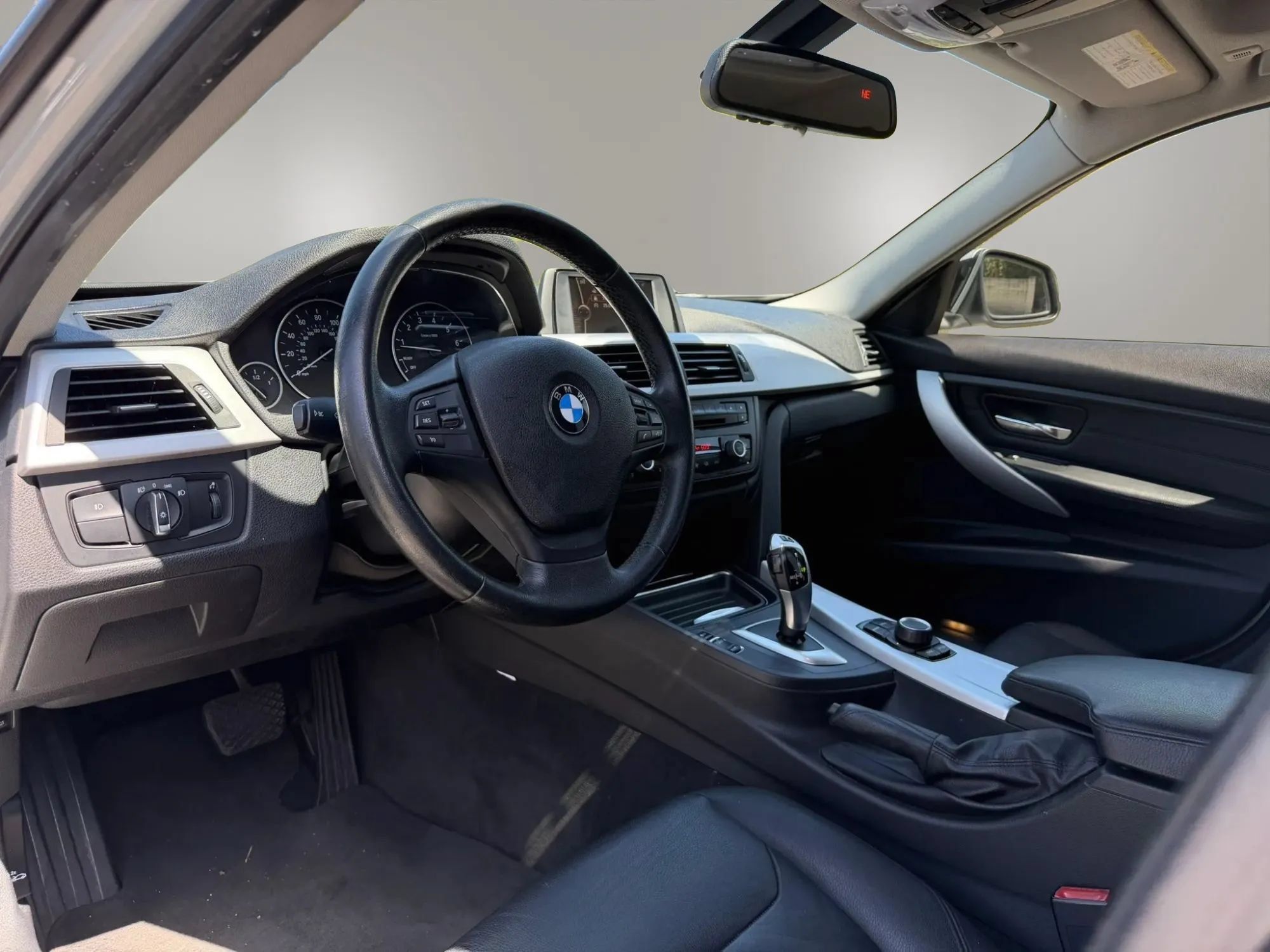 Used 2013 BMW 328i Sedan RWD image 9