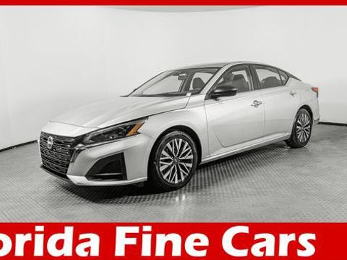 Used 2024 Nissan Altima 2.5 SV FWD image 1