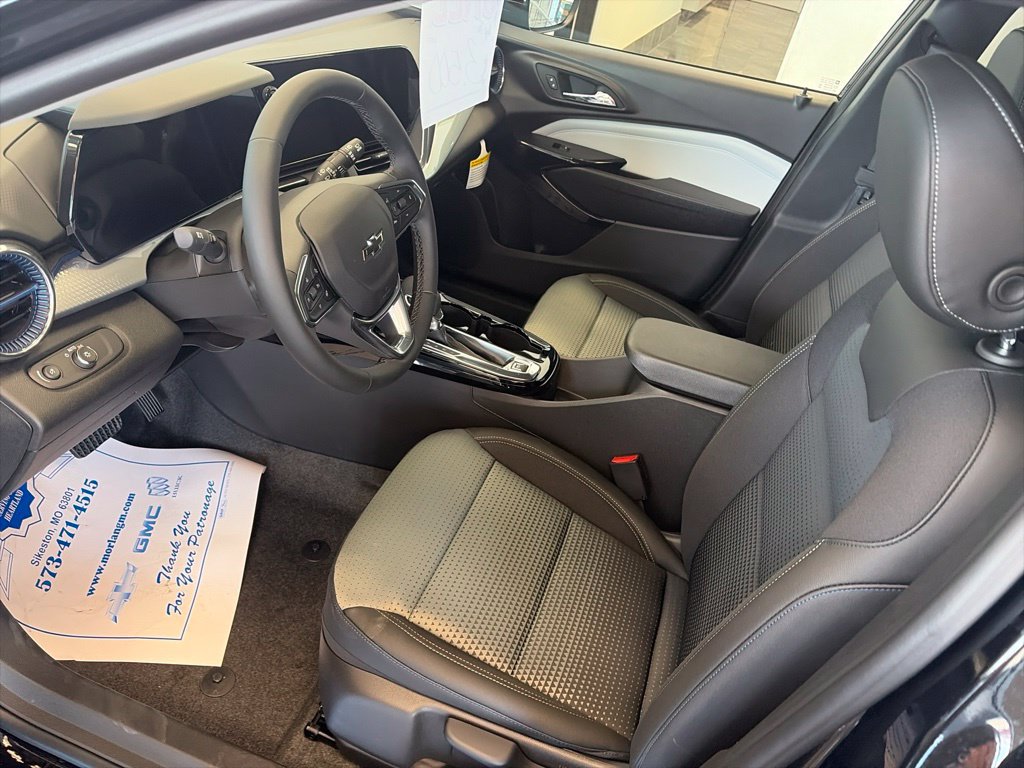 New 2026 Chevrolet Trax LT w/ Midnight Edition FWD image 15