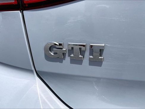 Used 2018 Volkswagen GTI SE w/ SE Leather Package FWD image 7