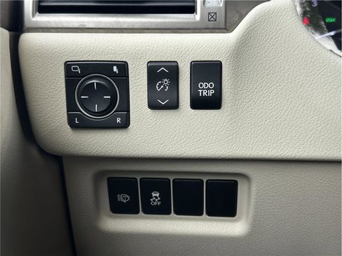 Used 2017 Lexus GX 460 AWD/4WD image 28