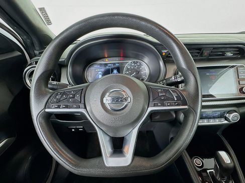 Used 2020 Nissan Kicks SV image 11