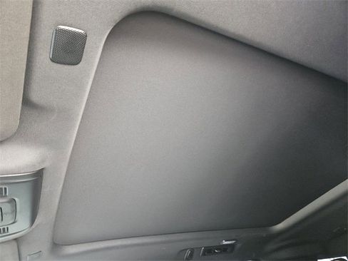 Used 2022 GMC Yukon SLT w/ SLT Premium Package image 31