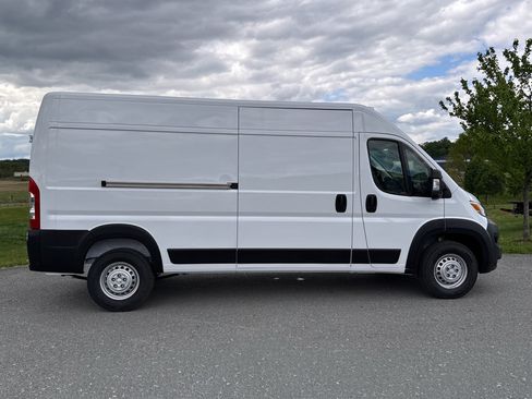 New 2026 RAM ProMaster 2500 w/ Advanced Safety Group FWD image 16