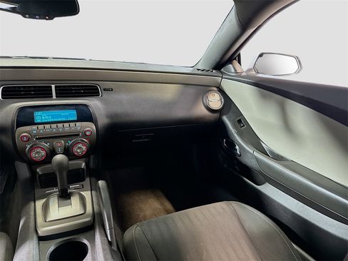 Used 2010 Chevrolet Camaro LS image 22