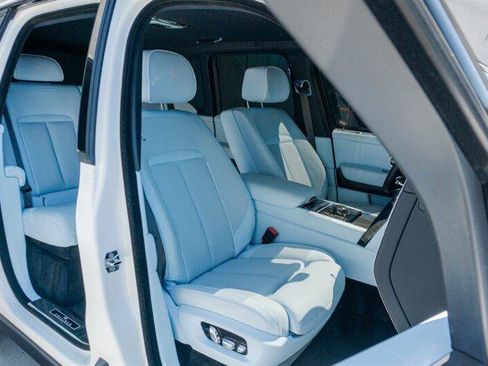 Used 2024 Rolls-Royce Cullinan Black Badge image 75