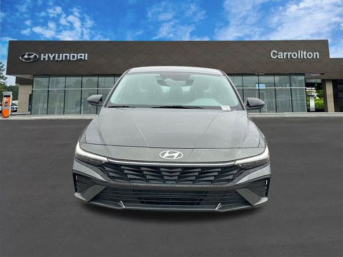 New 2025 Hyundai Elantra Sport image 2