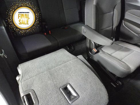 Used 2020 Chevrolet Traverse LT image 18