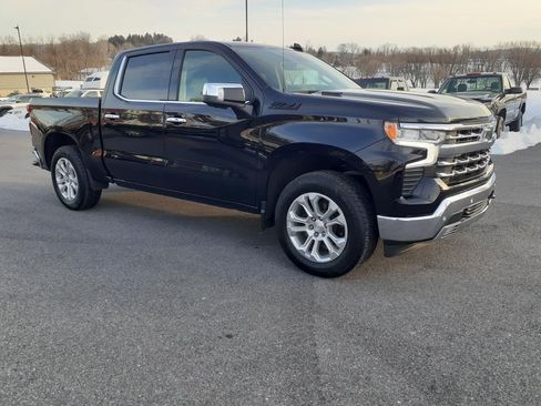 Used 2023 Chevrolet Silverado 1500 LTZ w/ LTZ Premium Package image 3