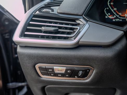 Used 2023 BMW X6 xDrive40i w/ Executive Package image 8