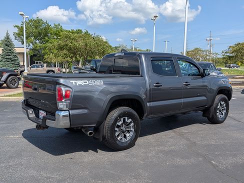 Certified 2023 Toyota Tacoma TRD Off-Road w/ Black Out Package (TMS) AWD/4WD image 9