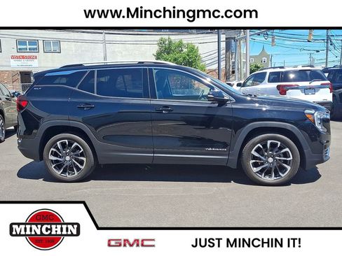 Used 2022 GMC Terrain SLT w/ Tech Package AWD/4WD image 7