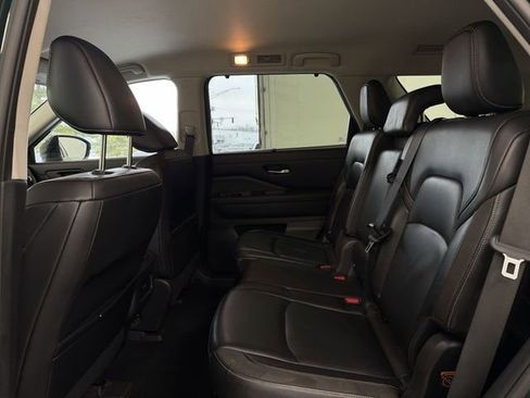Used 2022 Nissan Pathfinder SL w/ SL Black Package image 18