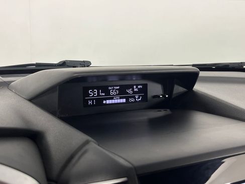 Used 2023 Subaru Crosstrek 2.0i Premium image 27