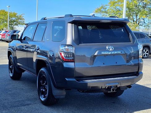Used 2022 Toyota 4Runner SR5 image 4