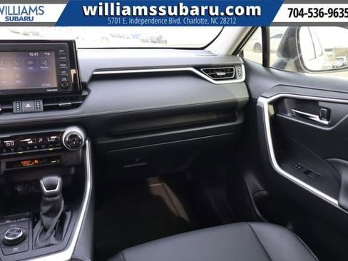 Used 2022 Toyota RAV4 XLE Premium image 15