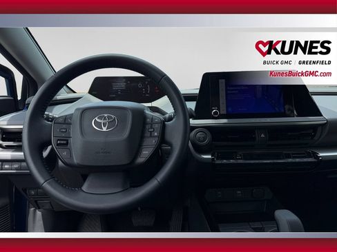 Used 2025 Toyota Prius LE FWD image 14