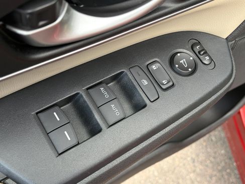 Used 2017 Honda CR-V Touring image 15