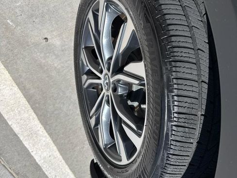 Used 2017 INFINITI QX30 Premium w/ Navigation Package image 19