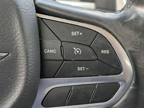 Used 2019 Chrysler 300 Touring w/ Sport Appearance Package AWD/4WD image 13
